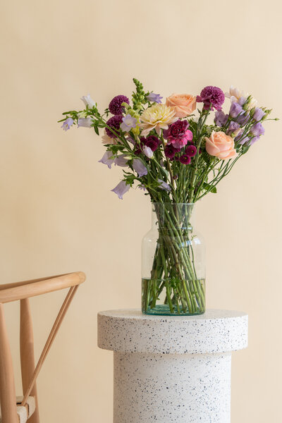 Tilia boeket bloemen met roos en paars