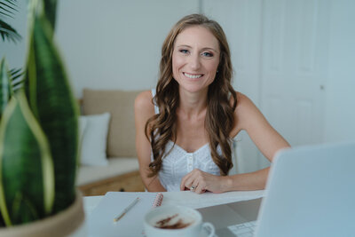 Improve and Reset Gut Health, Reverse Autoimmune Symptoms and Disease, Hashimoto Support | Nikki Yelton | Integrative and Functional Medicine, Registered Dietitian Nutritionist Specializing in Gut Health, Autoimmune Symptoms, and Hashimoto's