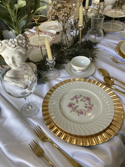 regency table decor 2