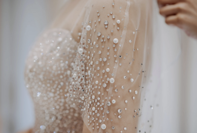 lace wedding dress of seattle bride