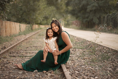 deux enfant dans les bois joy photographie