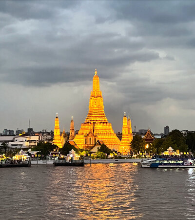 Weekend in Bangkok at golden temple