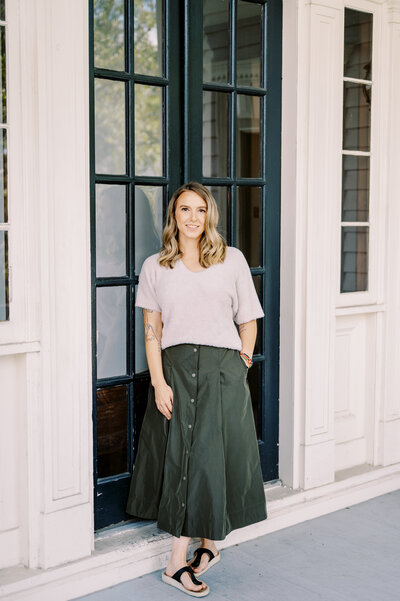 Italy wedding photographer Amy Mulder with her contax 645 film camera