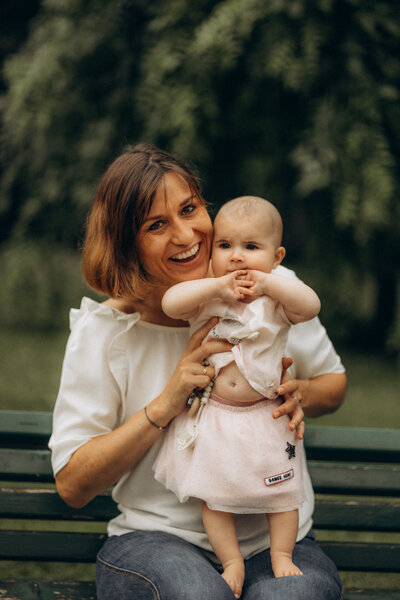 Maman et bébé capturés en séance photo lifestyle à Toulouse
