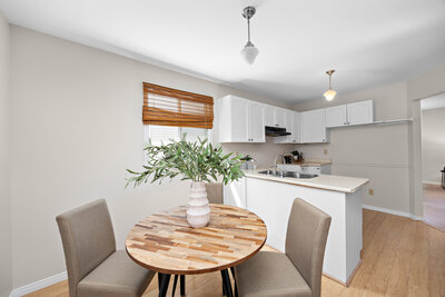 7 Kingsview eat in kitchen (5)