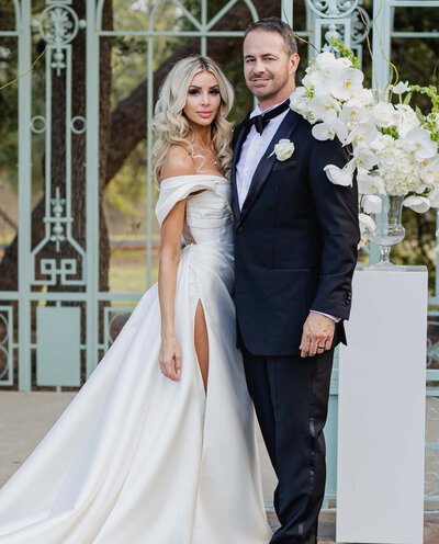 Flawless airbrush makeup by Mistique Makeup in Dripping Springs, San Antonio, and Dallas. Ideal for brides seeking long-lasting, picture-perfect beauty for their special day.