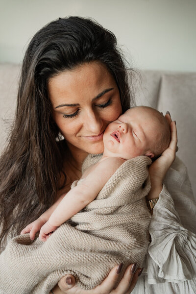 baby en moeder.
