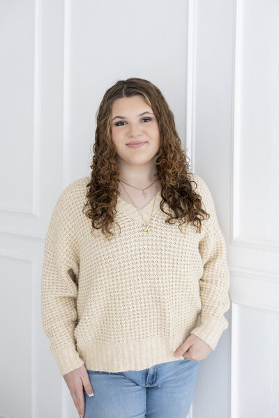 Portrait of Elysabeth the Assistant and designer of SteinArtStudio