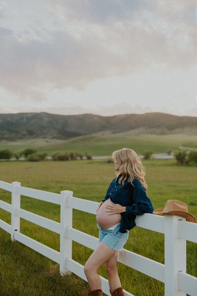 Northern-Virginia-Countryside-Maternity-Photos-43