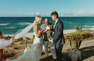 bride and groom getting married in kauai hawaii