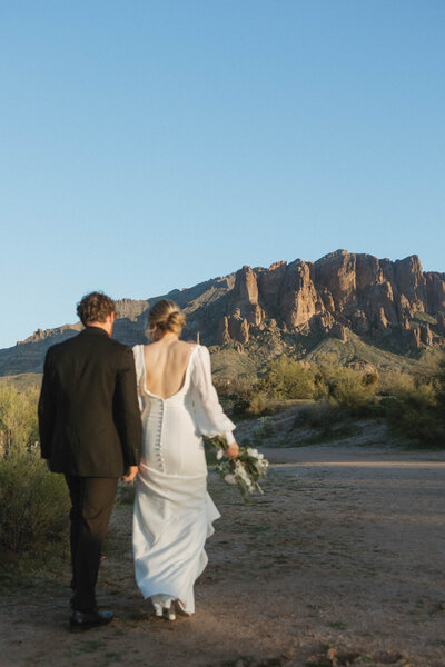 superstitiona-manor-wedding-elopement-venue-arizona-couples-dana-maruna-photo-103