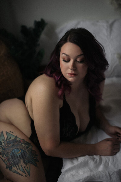 Photograph of curvy woman by Jolene Dombrowski Boudoir in Madison, WI.
