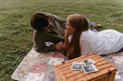 picnic couples photos