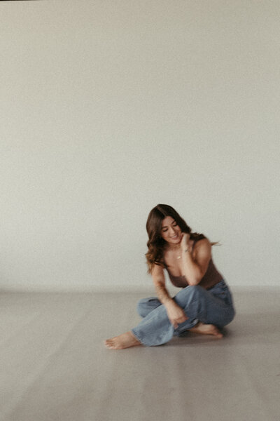 Nicole Londot laughing at the camera in Scottsdale