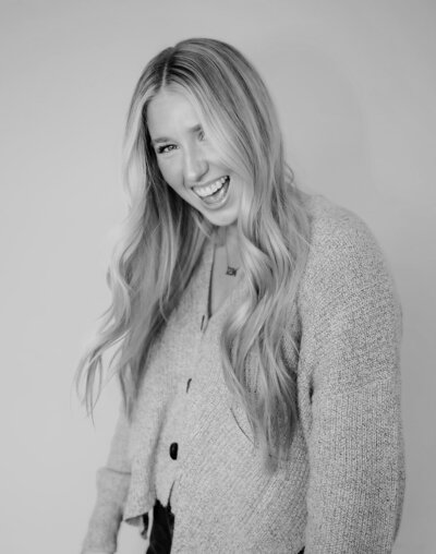 Woman who is a happy customer of the LIVE BIG Collective, The Lenny Campaign owner Courtney Lambert