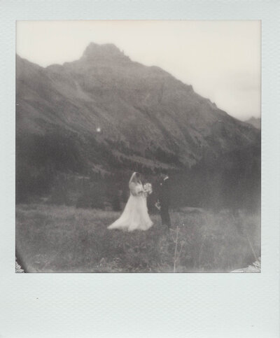 colorado-elopement-packages-with-polaroids3