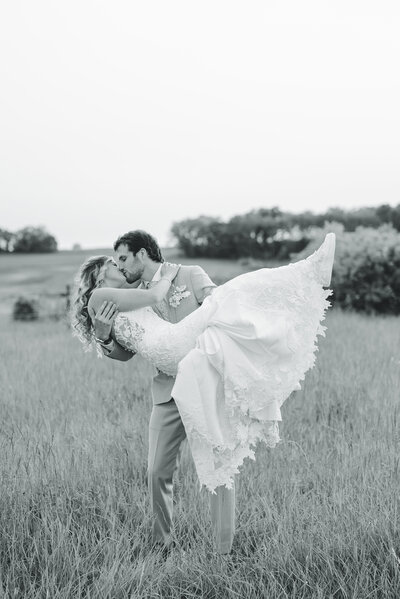 Chicago Wedding Videography - Kayla Myers Films is a Chicago Wedding Videographer that shoots unique Chicago Wedding Videos for Downtown Chicago City Weddings and beyond. Kayla Myers also shoots Chicago Family Photography & Chicago Family Films.
