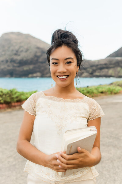 Honolulu elopement officiant, Louella.