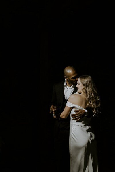 A beautifujl elopement in tofino bc
