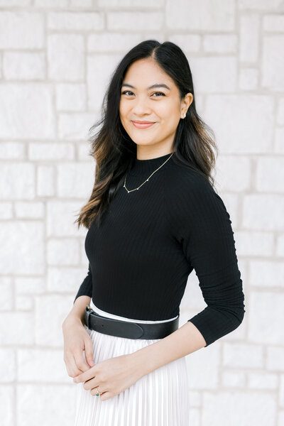 Sydney Cruz full headshot