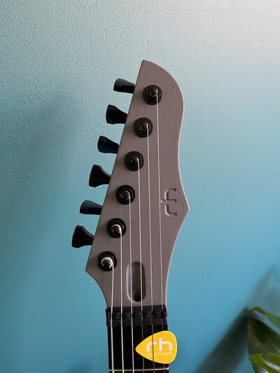 SCO23002 nardo grey headstock