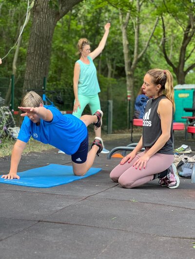 Pilates, Ernährungstraining und zyklusorientiertes Training in den Bezirken Mödling und Baden für ganzheitliches Wohlbefinden – sowie Fit im Büro: Dein Team-Training für mehr Gesundheit am Arbeitsplatz.