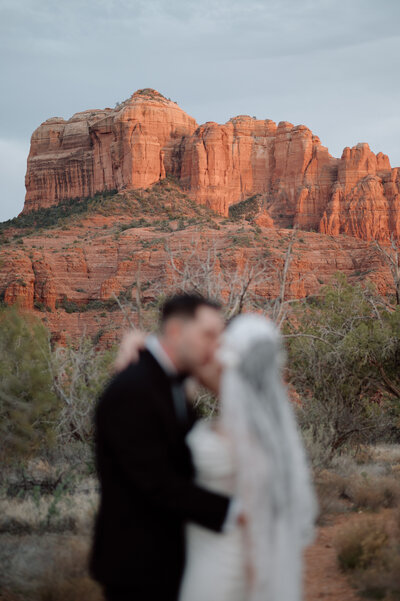 Sunset elopement portraits in Sedona, Arizona