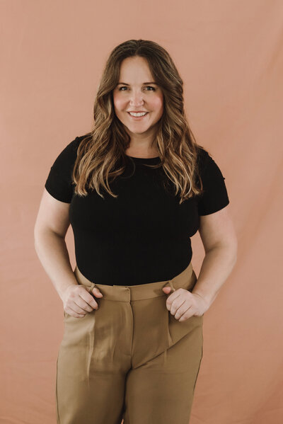 The Messy Success Podcast host, Elizabeth Henson