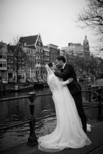 Bridal Couple underwater Shooting