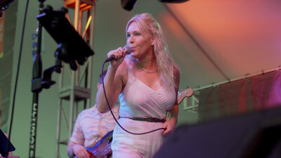 A singer at Musikfest, captured by Jmetz Media.