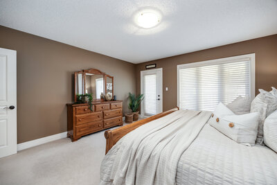 24 Worthington mnflr primary bdrm (4)