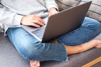a-beautiful-woman-using-and-working-on-laptop-comp-2024-12-01-18-13-09-utc