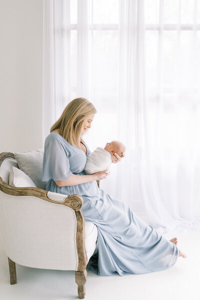 Lindsey Powell is a Marietta-based photographer for newborns, children, seniors and families.