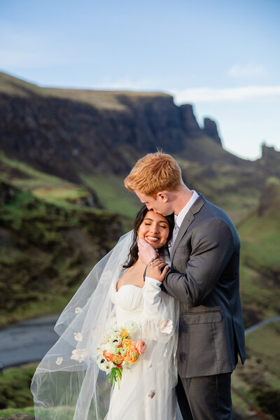 Glasgow groom kisses brides forehead
