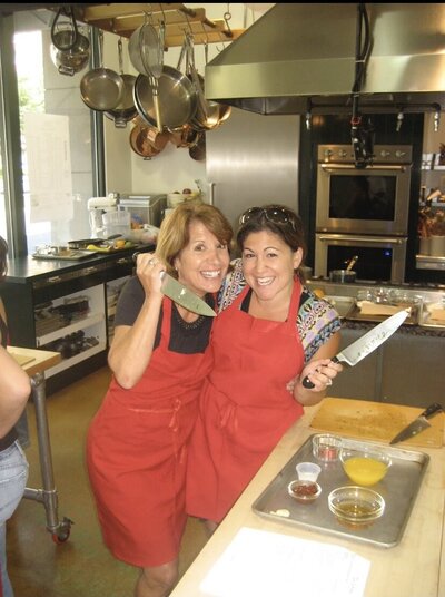 mother and daugther cooking class