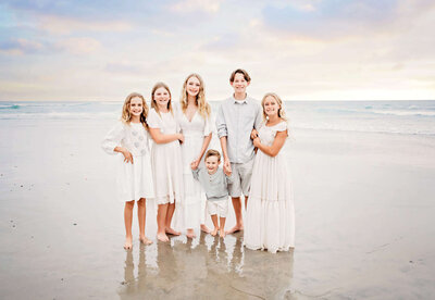 Family photos in San Diego at the beach