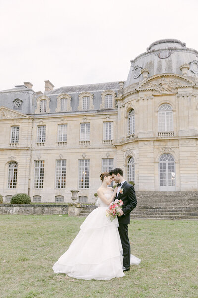Bride and groom at Chateau De Champlatreux