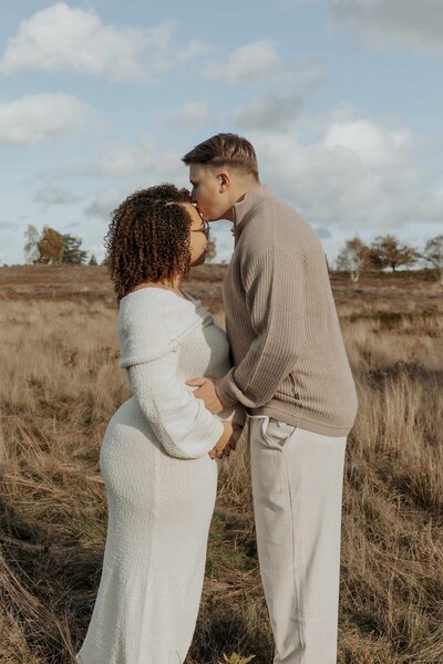 zwangerschapsfotograaf, zwangerschap, familiefotograaf, familieshoot, gezinsshoot, gezinsfotograaf, new born, fotograaf zwolle