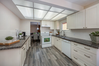 81 McCrimmon kitchen (3)