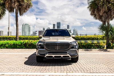mercedes-maybach-gls-600-kalahari-gold-black-for-rent-in-miami-001