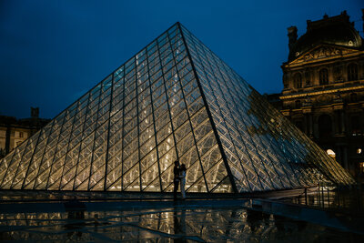 Couple at Louvre in Paris eloping
