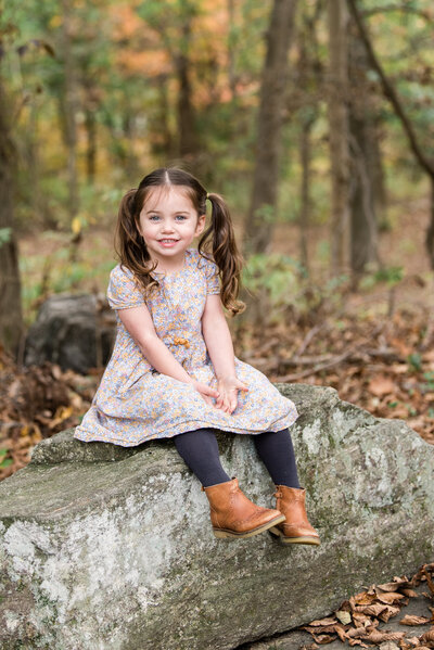Family-Outdoor-Kids-Nature-Girl-Fall-Rye-Westchester-New-York-Photographer-001
