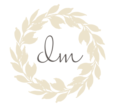 DM-wreath-logo-cream
