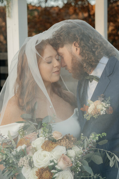 Romantic wedding portraits at Camryns Place outside of Nashville TN 