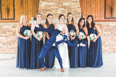 bridal-party-squad-posing-for-portrait-ohio