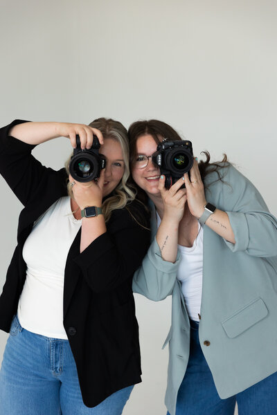 Husband and wife photo and video team