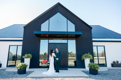 Couple outside Briar Rose Venue, Tyler Texas