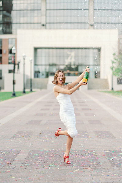 Alabama Grad Session taken on the University of Alabama campus in Tuscaloosa, Alabama. Graduate Photography