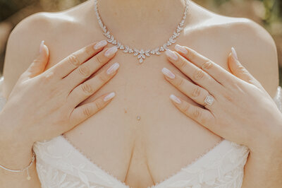 Hands and jewelry of a bride for an elopement in Paris