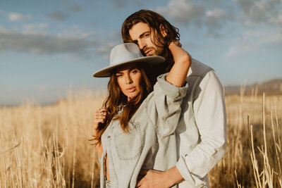 Salt-Lake-City-Utah-Fashion-Engagement-Session-Field-Couples-Style-Photographer-11